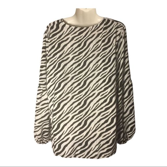 Zebra  Plus Size Blouse - Picture 4 of 6